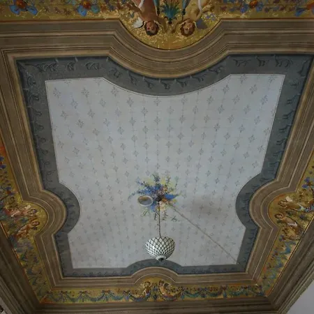 Piazza Duomo Palazzo Pirajno