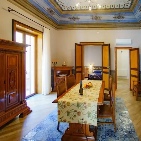 Piazza Duomo Palazzo Pirajno Appartement Cefalù